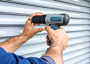 Electric roller shutter with remote control